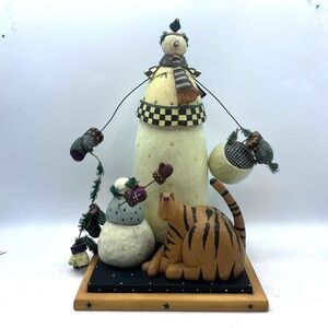 Willieraye Studio.  Hanging Mittens Out to Dry.  WW2370.   Yr 2000.   11 in tall